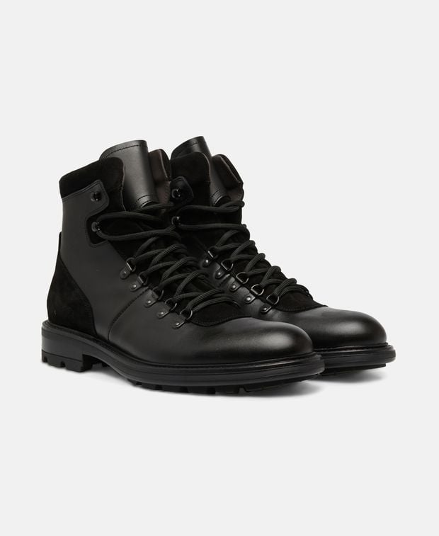 Schnürstiefeletten