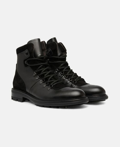 Schnürstiefeletten