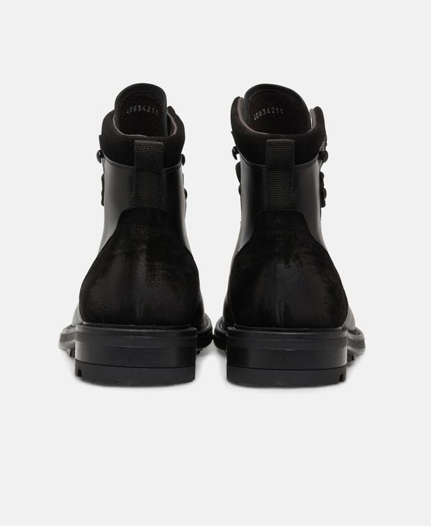 Schnürstiefeletten
