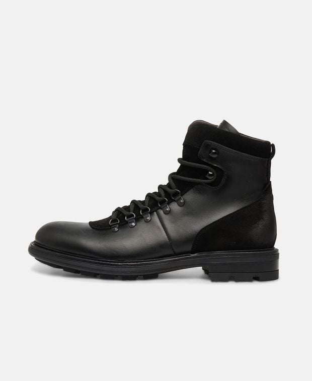 Schnürstiefeletten