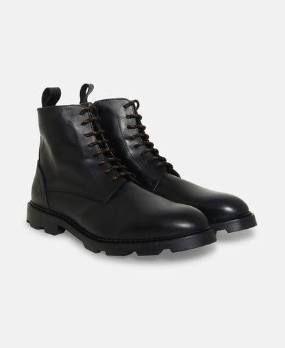 Schnürstiefeletten