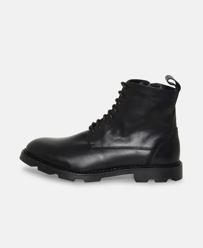 Schnürstiefeletten