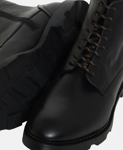 Schnürstiefeletten