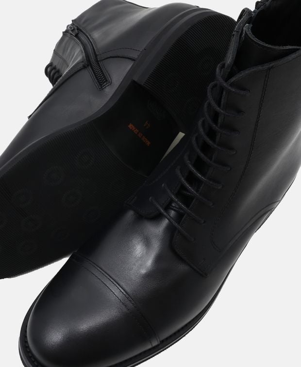 Schnürstiefeletten