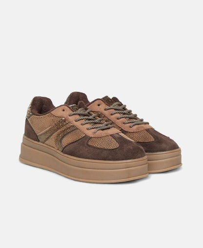 Sneaker