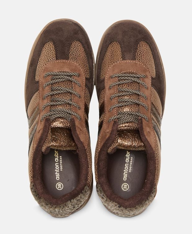 Sneaker
