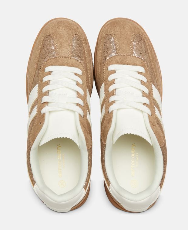 Sneaker