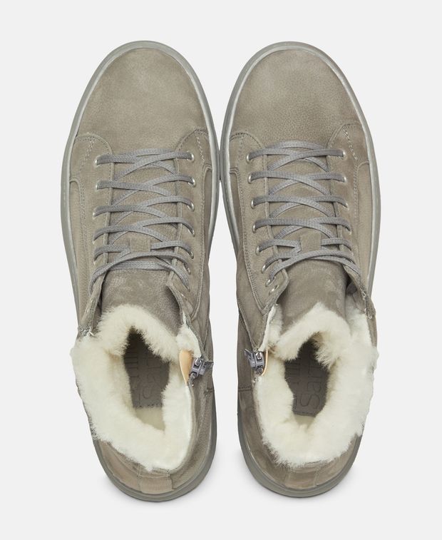 Sneaker