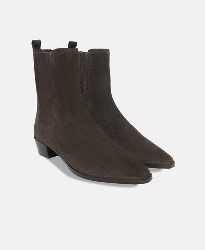 Chelsea Boots