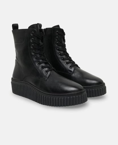 Schnürstiefeletten