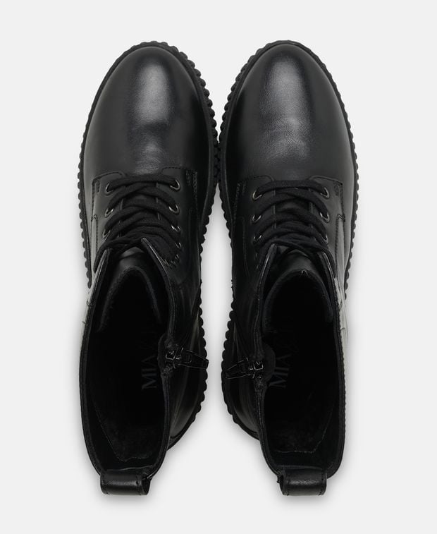 Schnürstiefeletten