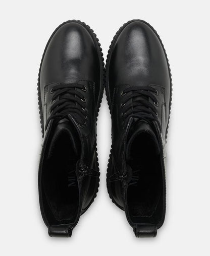 Schnürstiefeletten