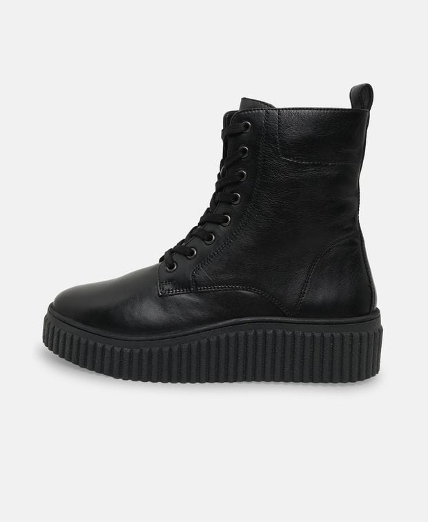 Schnürstiefeletten