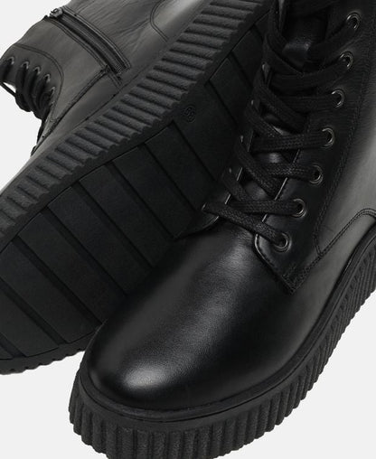 Schnürstiefeletten