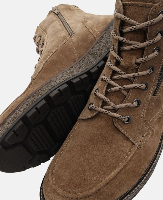 Schnürstiefeletten