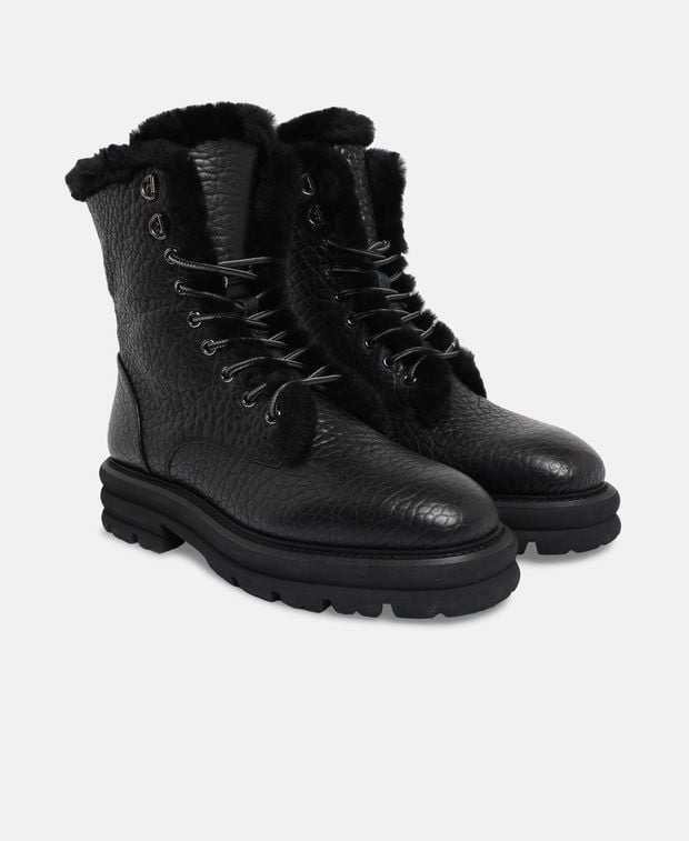 Schnürstiefeletten