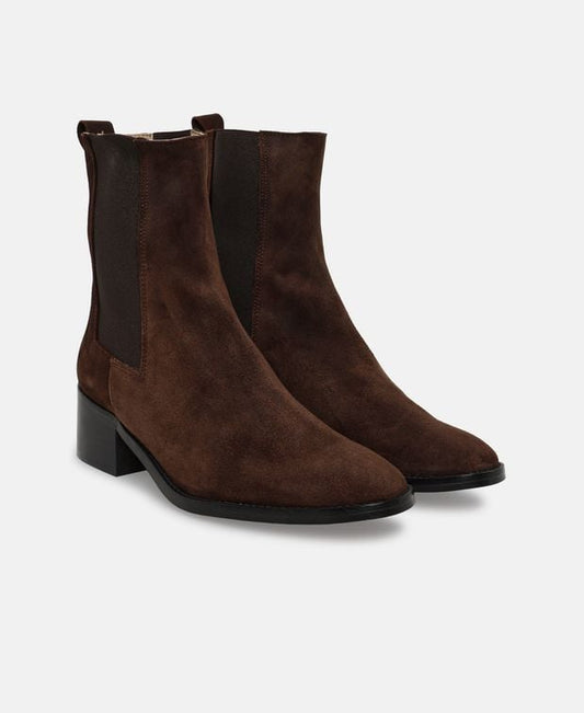 Chelsea Boots