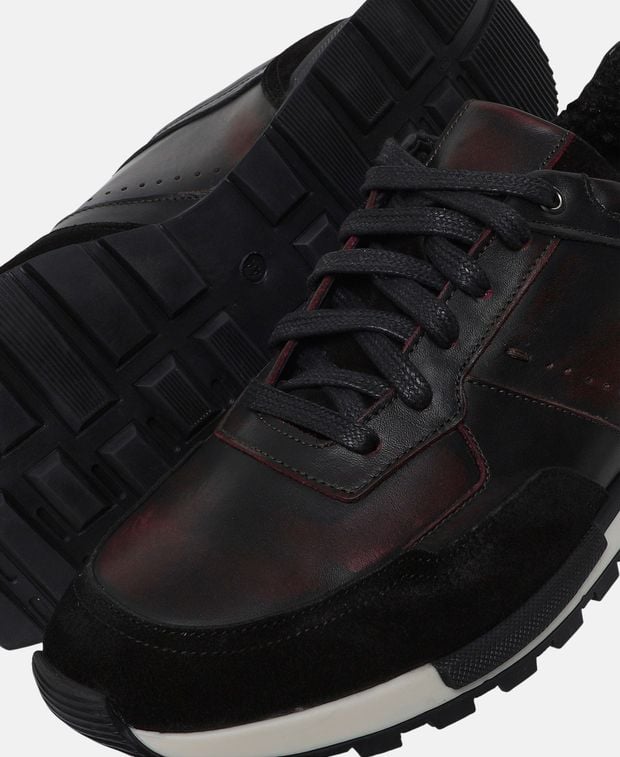 Sneaker