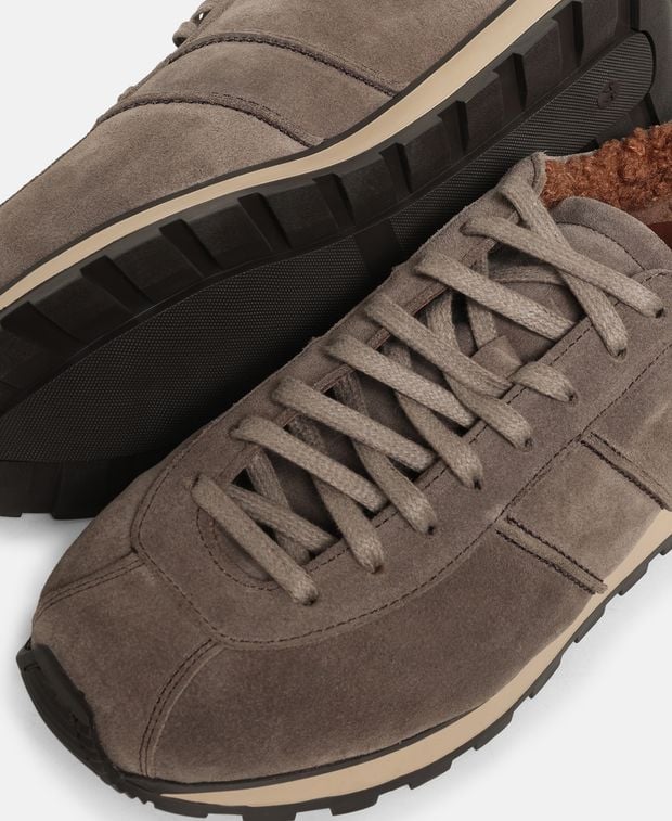 Sneaker